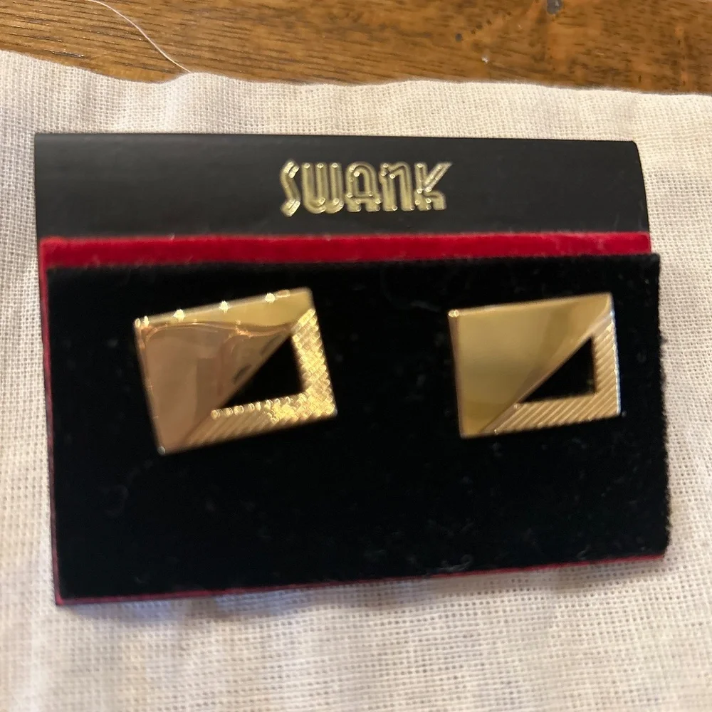 Retro Swank men’s gold tone cuff links